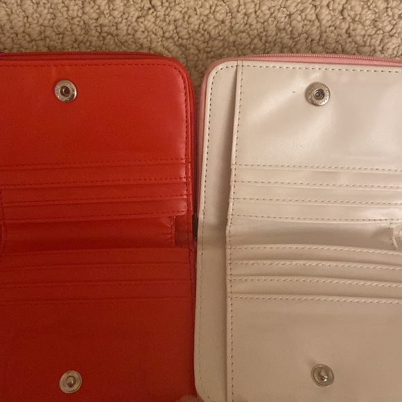 Hello kitty wallets - Picture 3 of 3